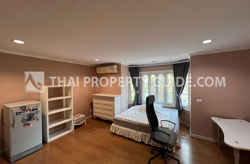 Townhouse in Sukhumvit 